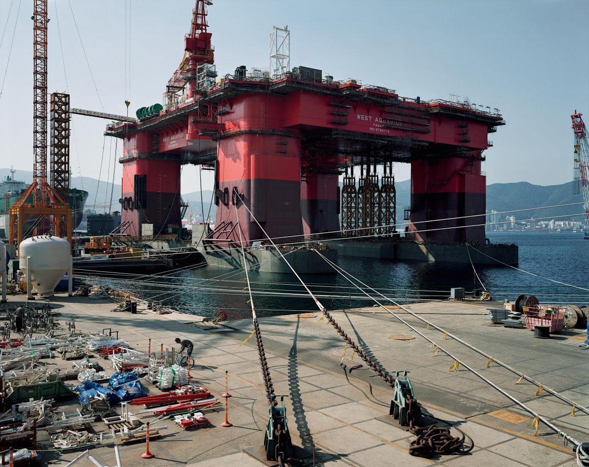 Dsme Rig Nature and politics. Struth's question - Photolux Magazine
